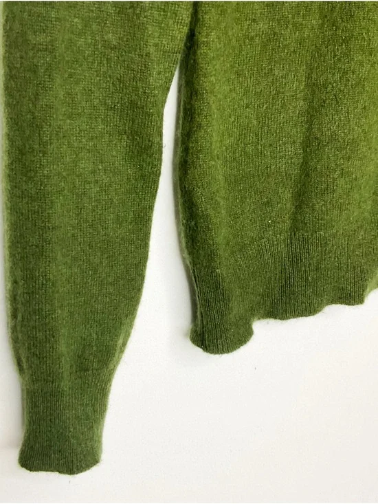 Lord & Taylor Cashmere Turtleneck Olive Green Sweater Small - Picture 7 of 11